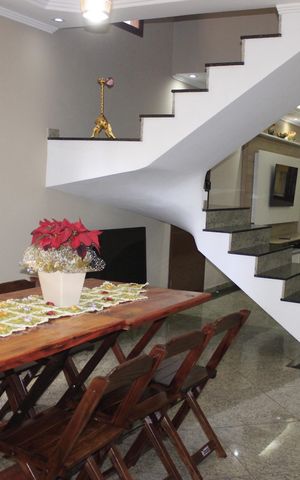 Casa à venda com 158m², 3 quartos e 2 vagasSala 
