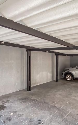 Casa à venda com 296m², 3 quartos e 2 vagas Casa à venda com 296m², 3 quartos e 2 vagasGaragem