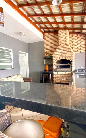 Casa à venda com 202m², 3 quartos e 4 vagas Casa à venda com 202m², 3 quartos e 4 vagasChurrasqueira