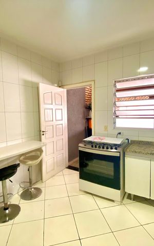 Casa à venda com 202m², 3 quartos e 4 vagas Casa à venda com 202m², 3 quartos e 4 vagasCozinha