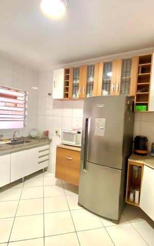 Casa à venda com 202m², 3 quartos e 4 vagas Casa à venda com 202m², 3 quartos e 4 vagasCozinha