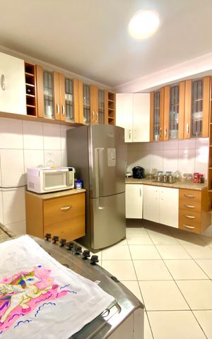 Casa à venda com 202m², 3 quartos e 4 vagas Casa à venda com 202m², 3 quartos e 4 vagasCozinha