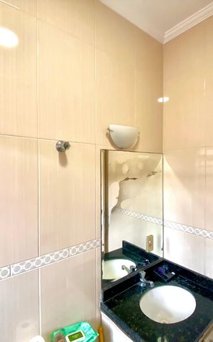 Casa à venda com 202m², 3 quartos e 4 vagas Casa à venda com 202m², 3 quartos e 4 vagasBanheiro 2