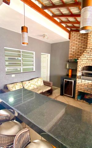 Casa à venda com 202m², 3 quartos e 4 vagas Casa à venda com 202m², 3 quartos e 4 vagasChurrasqueira
