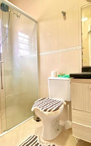 Casa à venda com 202m², 3 quartos e 4 vagas Casa à venda com 202m², 3 quartos e 4 vagasBanheiro 2