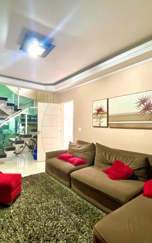Casa à venda com 202m², 3 quartos e 4 vagas Casa à venda com 202m², 3 quartos e 4 vagasSala