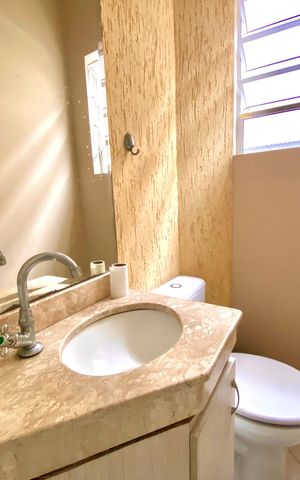 Casa à venda com 202m², 3 quartos e 4 vagas Casa à venda com 202m², 3 quartos e 4 vagasBanheiro 3