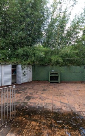 Casa à venda com 412m², 3 quartos e 2 vagas Casa à venda com 412m², 3 quartos e 2 vagasQuintal