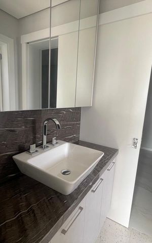 Apartamento à venda com 140m², 3 quartos e 2 vagasBanheiro da Semis Suítes
