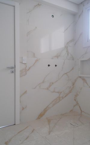 Apartamento à venda com 240m², 3 quartos e 3 vagasbanheiro da Suíte 1