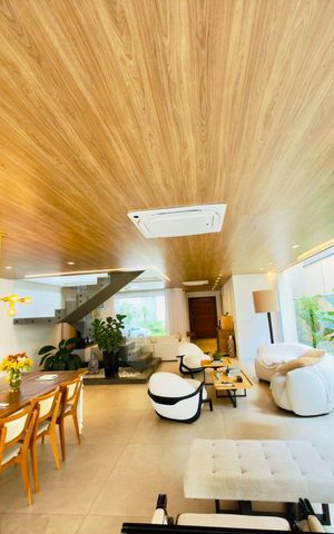 Casa de condomínio à venda com 385m², 4 quartos e 4 vagas Casa de condomínio à venda com 385m², 4 quartos e 4 vagasSala