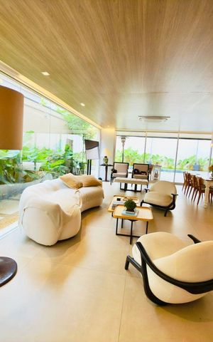 Casa de condomínio à venda com 385m², 4 quartos e 4 vagas Casa de condomínio à venda com 385m², 4 quartos e 4 vagasSala