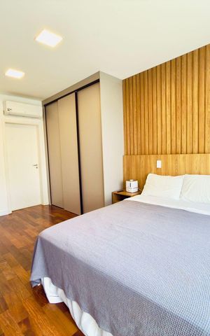 Casa de condomínio à venda com 385m², 4 quartos e 4 vagas Casa de condomínio à venda com 385m², 4 quartos e 4 vagasQuarto