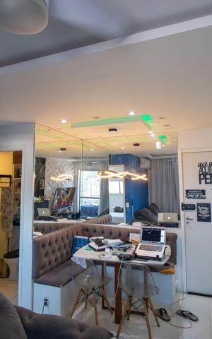 Apartamento à venda com 44m², 2 quartos e 1 vaga Apartamento à venda com 44m², 2 quartos e 1 vagaSala