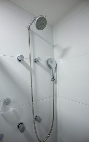 Apartamento à venda com 71m², 2 quartos e 2 vagasChuveiro do Banheiro