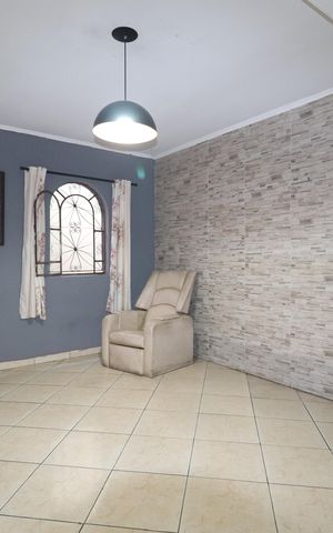 Casa à venda com 125m², 3 quartos e 2 vagasSala