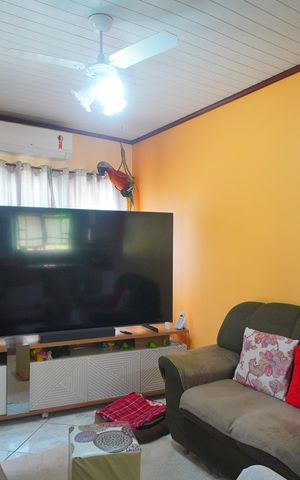 Casa à venda com 90m², 2 quartos e 2 vagasSala