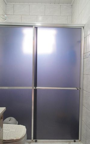 Casa à venda com 90m², 2 quartos e 2 vagasBanheiro