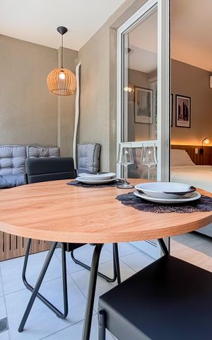 Studio para alugar com 24m², 1 quarto e sem vaga Studio para alugar com 24m², 1 quarto e sem vagaVaranda