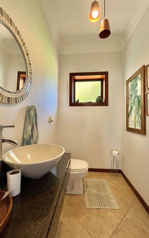 Casa de condomínio à venda com 265m², 4 quartos e 4 vagasLavabo