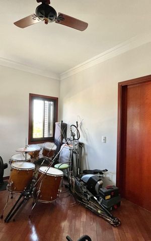 Casa de condomínio à venda com 265m², 4 quartos e 4 vagasSuíte 2