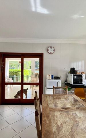Casa de condomínio à venda com 265m², 4 quartos e 4 vagasCozinha