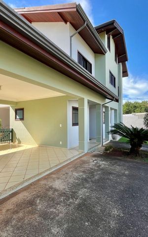 Casa de condomínio à venda com 265m², 4 quartos e 4 vagasGaragem