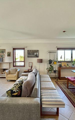 Casa de condomínio à venda com 265m², 4 quartos e 4 vagasSala