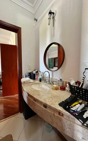 Casa de condomínio à venda com 265m², 4 quartos e 4 vagasBanheiro da Suíte