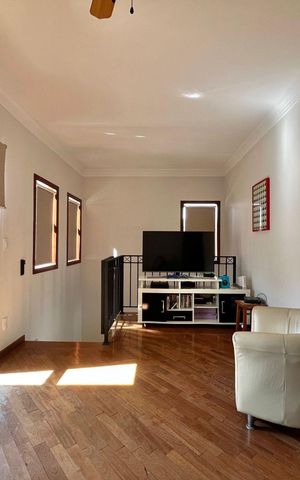Casa de condomínio à venda com 265m², 4 quartos e 4 vagasSala de TV