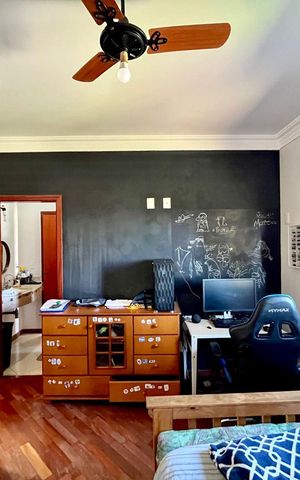 Casa de condomínio à venda com 265m², 4 quartos e 4 vagasSuíte 3