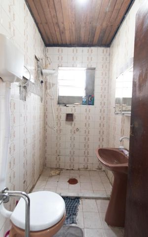 Casa à venda com 70m², 3 quartos e 3 vagasBanheiro