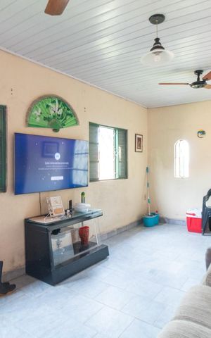 Casa à venda com 70m², 3 quartos e 3 vagasSala