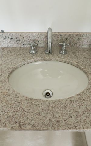 Apartamento à venda com 61m², 2 quartos e 2 vagas Apartamento à venda com 61m², 2 quartos e 2 vagasBanheiro da Suíte