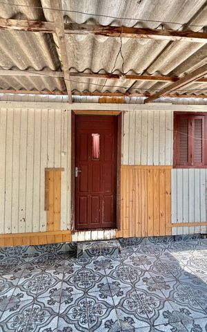 Casa à venda com 360m², 6 quartos e 3 vagasFachada
