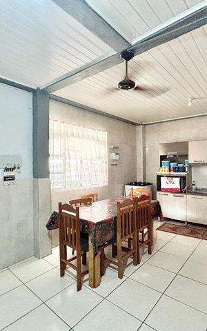 Casa à venda com 360m², 6 quartos e 3 vagasCozinha