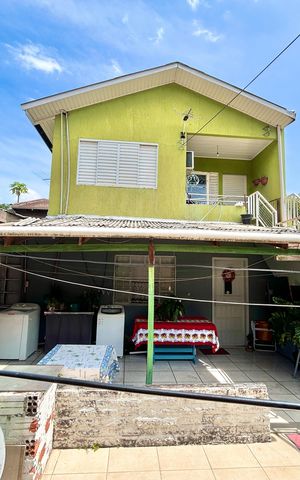 Casa à venda com 360m², 6 quartos e 3 vagasFachada