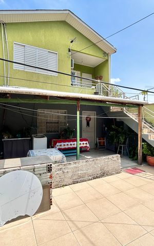 Casa à venda com 360m², 6 quartos e 3 vagasFachada