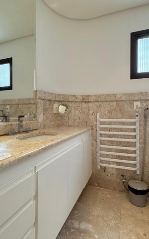 Apartamento à venda com 400m², 3 quartos e 4 vagasBanheiro Suíte 2