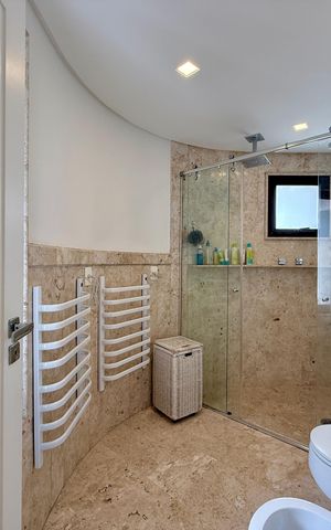 Apartamento à venda com 400m², 3 quartos e 4 vagasBanheiro Suíte 1