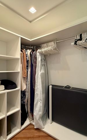 Apartamento à venda com 400m², 3 quartos e 4 vagasCloset Suíte 3