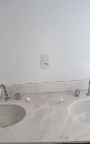 Apartamento à venda com 130m², 3 quartos e 3 vagasBanheiro da Suíte 1