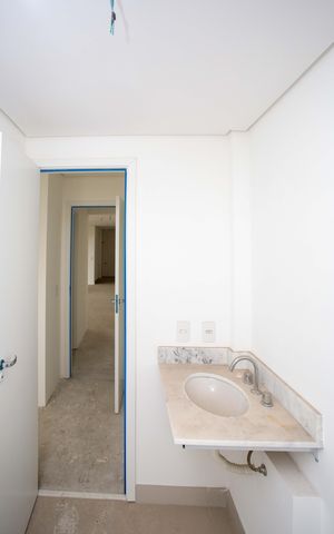 Apartamento à venda com 130m², 3 quartos e 3 vagasBanheiro da Suíte 2