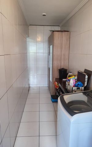 Casa à venda com 180m², 4 quartos e 3 vagas Casa à venda com 180m², 4 quartos e 3 vagasÁrea de serviço