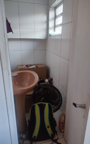 Casa à venda com 180m², 4 quartos e 3 vagas Casa à venda com 180m², 4 quartos e 3 vagasBanheiro