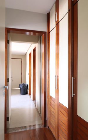 Apartamento para alugar com 264m², 5 quartos e 2 vagasCorredor - Armários