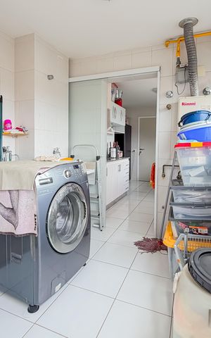 Apartamento à venda com 145m², 3 quartos e 2 vagas Apartamento à venda com 145m², 3 quartos e 2 vagasÁrea de Serviço