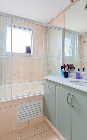 Apartamento à venda com 145m², 3 quartos e 2 vagas Apartamento à venda com 145m², 3 quartos e 2 vagasBanheiro da Suíte