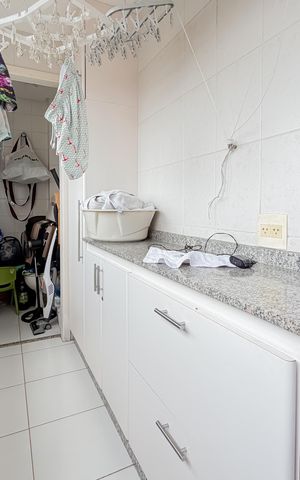 Apartamento à venda com 145m², 3 quartos e 2 vagas Apartamento à venda com 145m², 3 quartos e 2 vagasÁrea de Serviço