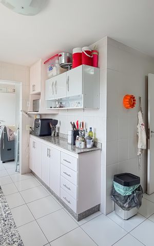 Apartamento à venda com 145m², 3 quartos e 2 vagas Apartamento à venda com 145m², 3 quartos e 2 vagasCozinha